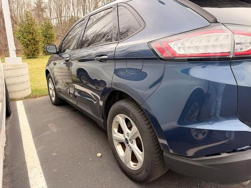 Shadow Black 2017 Ford Edge SE