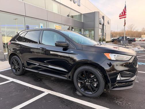 2024 Ford Edge ST Line
