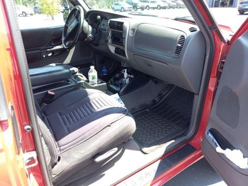 Red 2003 Ford Ranger XLT SuperCab