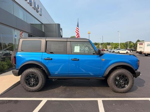 Velocity Blue Metallic 2026 Ford Bronco Badlands