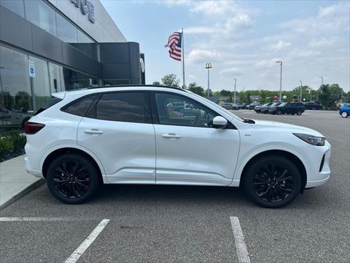 2025 Ford Escape ST-Line Elite