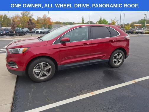 Rapid Red Metallic Tinted Clearcoat 2024 Ford Edge SEL