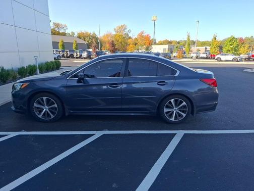 Carbide Gray Metallic 2017 Subaru Legacy Limited