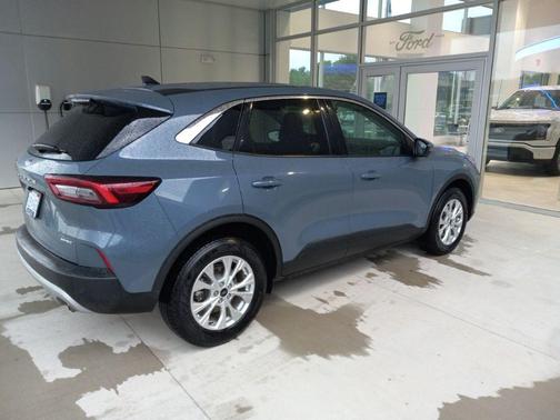Vapor Blue Metallic 2023 Ford Escape Active