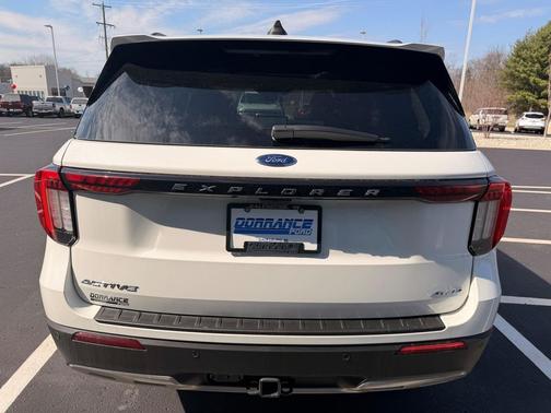 Star White Metallic Tri-Coat 2025 Ford Explorer Active