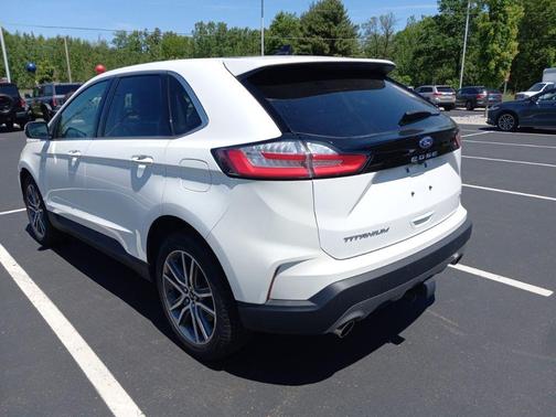 Star White Metallic Tri-Coat 2024 Ford Edge Titanium