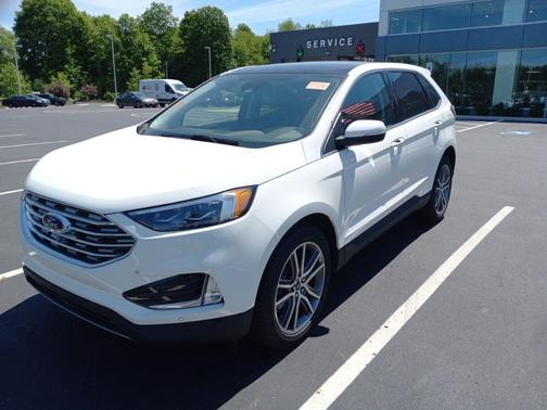 Star White Metallic Tri-Coat 2024 Ford Edge Titanium