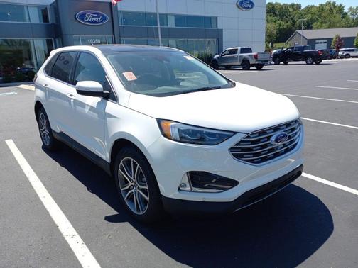 Star White Metallic Tri-Coat 2024 Ford Edge Titanium