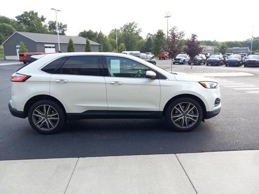 Star White Metallic Tri-Coat 2024 Ford Edge Titanium