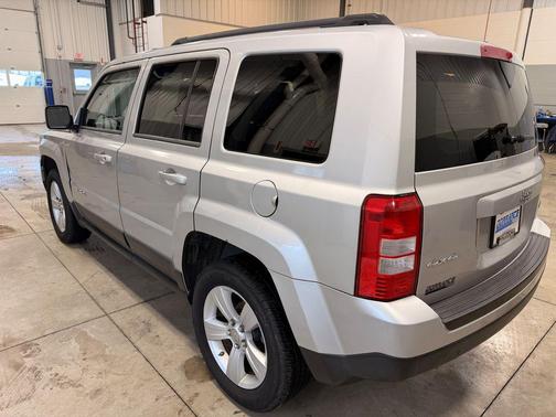 Bright Silver Metallic Clearcoat 2012 Jeep Patriot Latitude