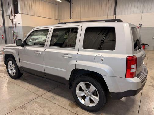 Bright Silver Metallic Clearcoat 2012 Jeep Patriot Latitude
