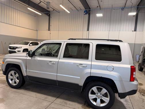 Bright Silver Metallic Clearcoat 2012 Jeep Patriot Latitude