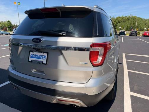 Ingot Silver Metallic 2016 Ford Explorer XLT