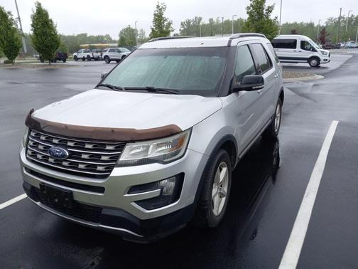 Ingot Silver Metallic 2016 Ford Explorer XLT