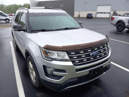 Ingot Silver Metallic 2016 Ford Explorer XLT