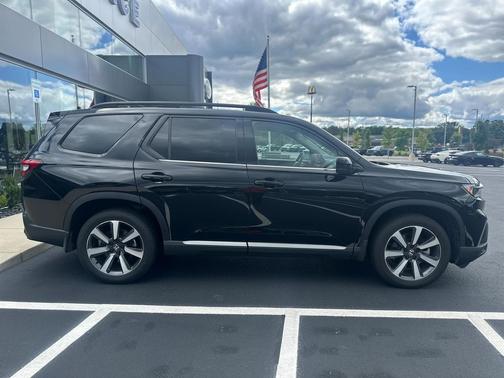 2023 Honda Pilot Touring 8-Passenger