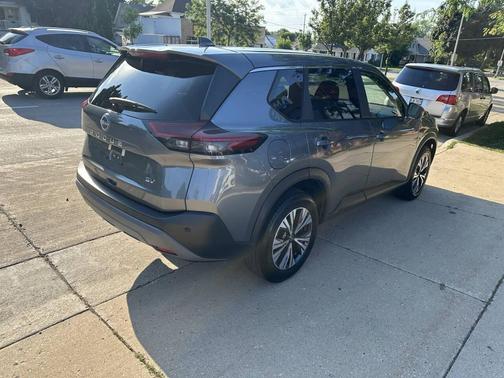Brilliant Silver Metallic 2022 Nissan Rogue SV