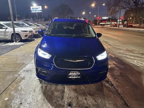 2021 Chrysler Pacifica Touring