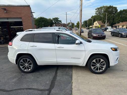 2019 Jeep Cherokee Overland