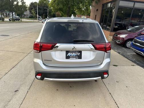 2018 Mitsubishi Outlander SE