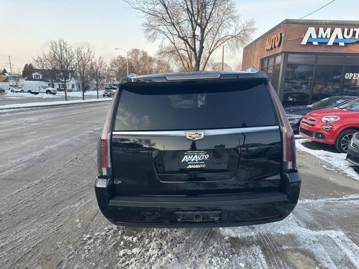 2016 Cadillac Escalade ESV Luxury