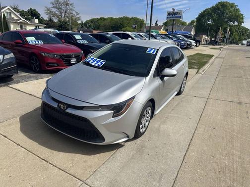 Classic Silver Metallic 2021 Toyota Corolla LE