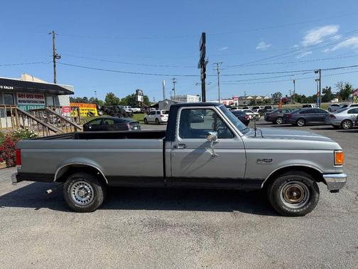 Gray 1988 Ford F-150 XLT Lariat 2dr Standard Cab LB