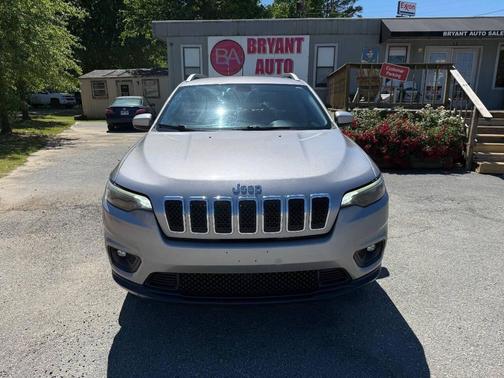 Gray 2019 Jeep Cherokee Latitude