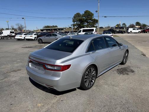 2018 Lincoln Continental Select