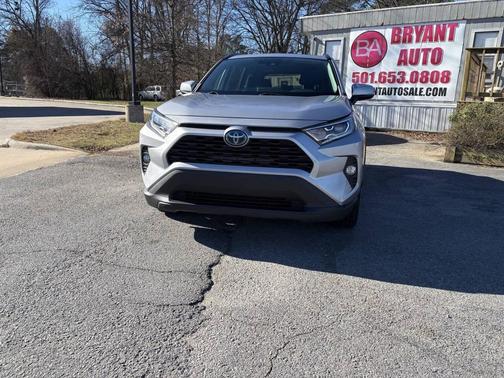 2020 Toyota RAV4 XLE