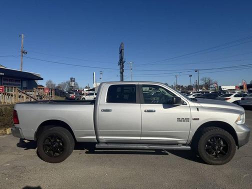 2017 RAM 1500 SLT