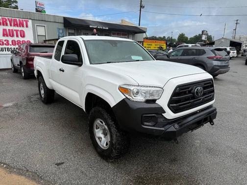 White 2019 Toyota Tacoma SR