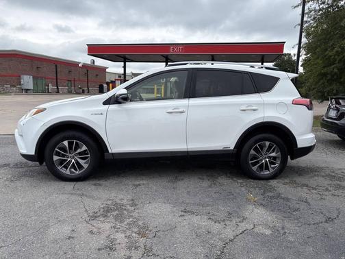2018 Toyota RAV4 Hybrid LE