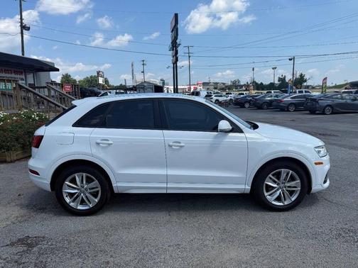 White 2017 Audi Q3 2.0T Premium