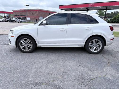 White 2017 Audi Q3 2.0T Premium