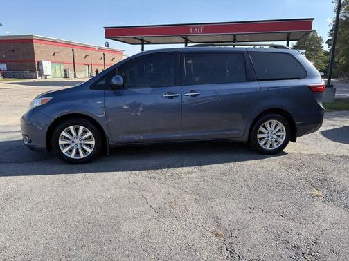 2017 Toyota Sienna XLE