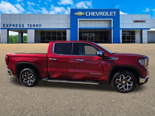 2024 GMC Sierra 1500 SLT