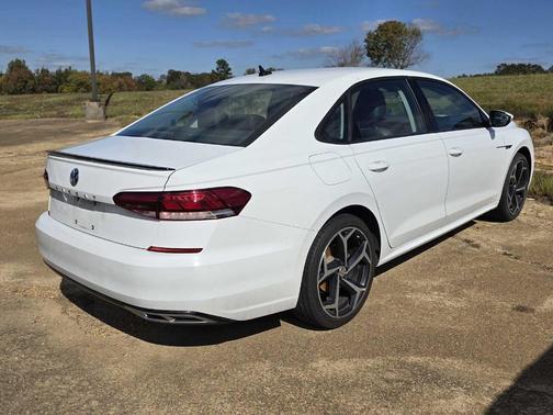 2020 Volkswagen Passat 2.0T R-Line