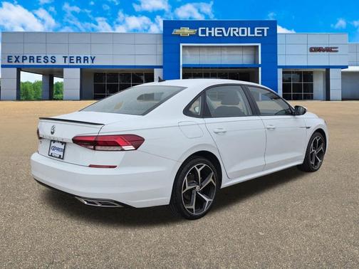 2020 Volkswagen Passat 2.0T R-Line