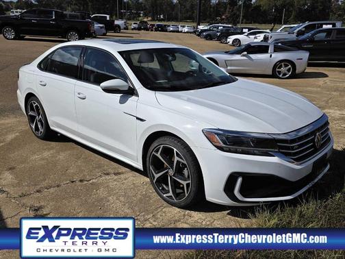 2020 Volkswagen Passat 2.0T R-Line