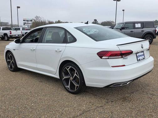 2020 Volkswagen Passat 2.0T R-Line