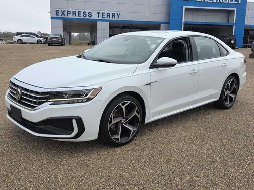 2020 Volkswagen Passat 2.0T R-Line