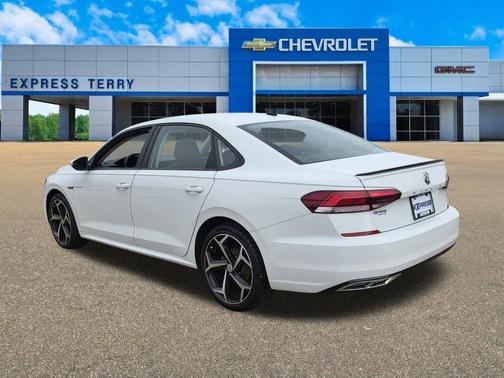 2020 Volkswagen Passat 2.0T R-Line