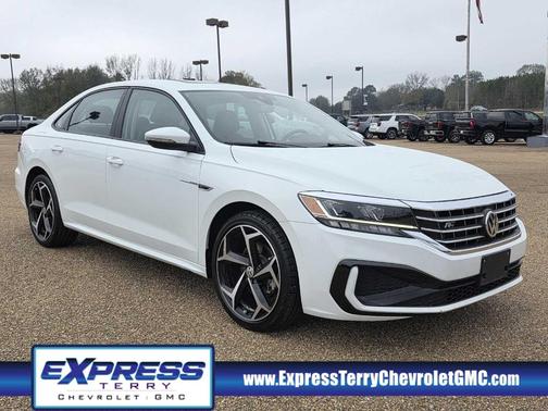 2020 Volkswagen Passat 2.0T R-Line