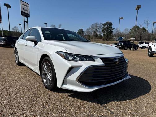 2022 Toyota Avalon XLE