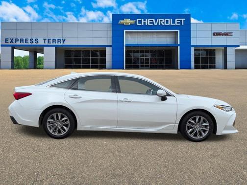 2022 Toyota Avalon XLE