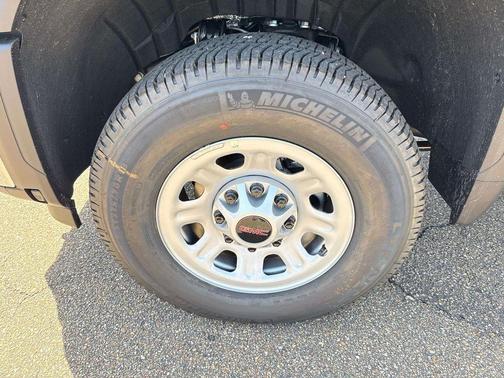 Summit White 2026 GMC Sierra 2500 Pro