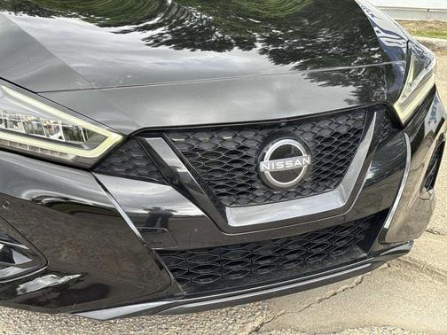 Black 2023 Nissan Maxima SR
