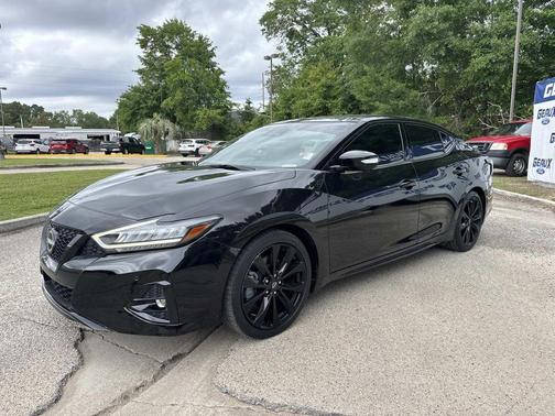 Black 2023 Nissan Maxima SR