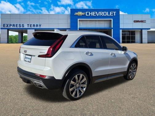 2023 Cadillac XT4 Premium Luxury